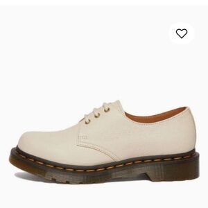 Dr Martin 24256 Beige Virginia oxfords